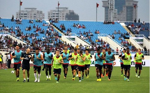 Arsenal y selección nacional de Vietnam se enfrentan en partido amistoso  - ảnh 1