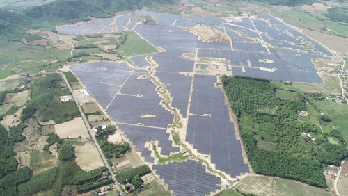 Phu Yen inaugurará la mayor planta de energía solar del Centro de Vietnam en 2019 - ảnh 1