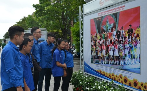 Celebran exposición fotográfica sobre testamento del presidente Ho Chi Minh  - ảnh 1