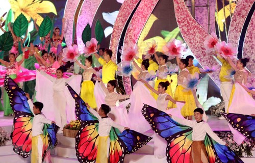 Efectúan Fiesta callejera nocturna en el marco del Festival de Flores Da Lat 2019  - ảnh 1