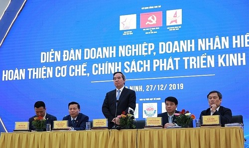 Vietnam recoge opiniones para perfeccionar políticas favorables al desarrollo de aldeas artesanales  - ảnh 1