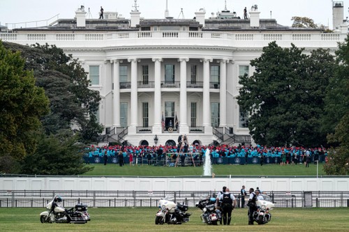 Trump hace primera aparición pública desde su contagio por covid-19 - ảnh 1