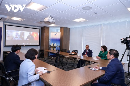 El primer ministro Pham Minh Chinh conversa por teléfono con la subdirectora general del FMI - ảnh 1