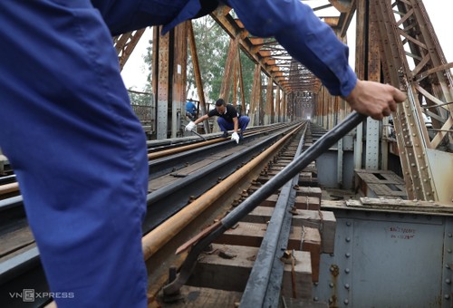 Puente Long Bien: huella de la arquitectura francesa en el seno de Hanói - ảnh 2