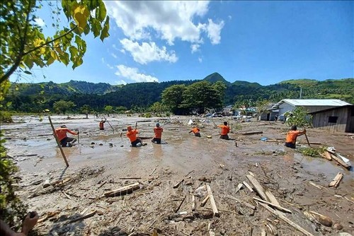 Vietnam expresa solidaridad con Filipinas ante pérdidas provocadas por el tifón Nalgae - ảnh 1