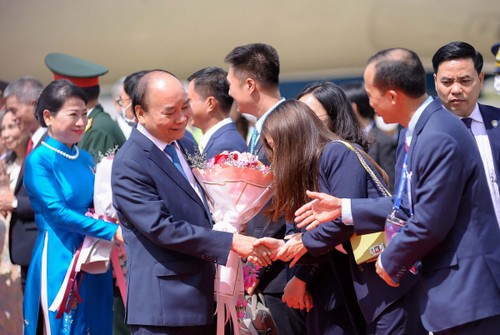 Presidente de Vietnam comienza visita oficial a Tailandia, donde asistirá a la 29 Conferencia de APEC - ảnh 1