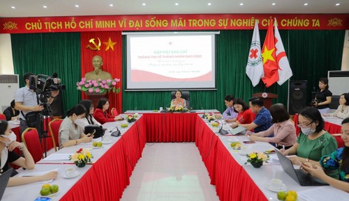 Vietnam fija meta de apoyar 100 mil necesitados durante el Mes de Acción Humanitaria 2023 - ảnh 1