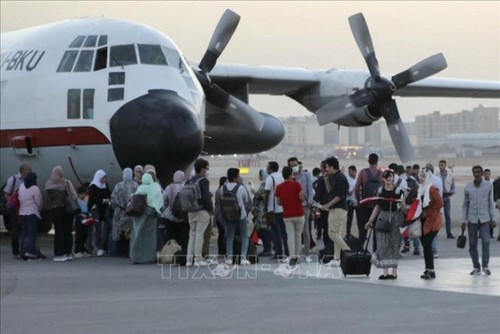 Estados Unidos comienza a evacuar ciudadanos de Sudán - ảnh 1