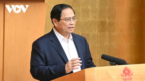 Premier vietnamita preside reunión gubernamental sobre elaboración de leyes en julio - ảnh 1