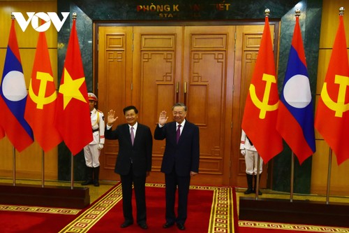 Vívido símbolo de las relaciones especiales entre Vietnam y Laos  - ảnh 2