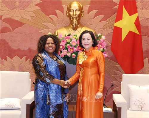 Vietnam prioriza apoyar a las mujeres en el acceso y aplicación de la tecnología digital e inteligencia artificial - ảnh 1