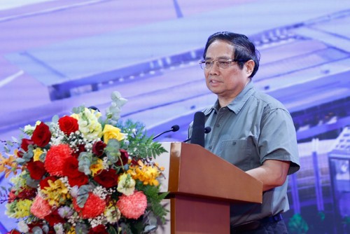 Vietnam inaugura grandes obras con motivo del 50.º aniversario de la reunificación nacional - ảnh 1