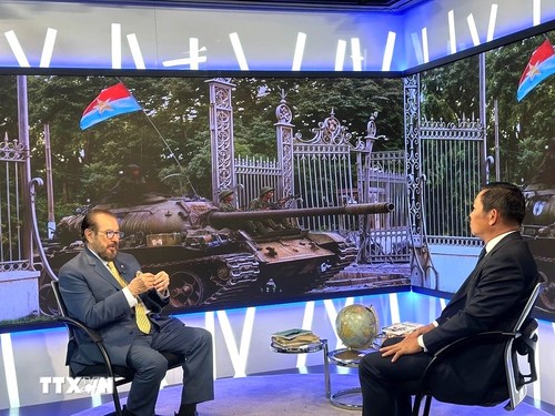 Televisión venezolana resalta el espíritu de la victoria del 30 de abril de 1975 del pueblo vietnamita - ảnh 1