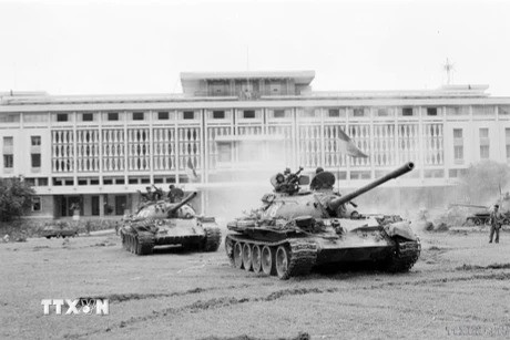 Canal de televisión cubano transmite un reportaje especial para conmemorar la victoria del 30 de abril de 1975 - ảnh 1