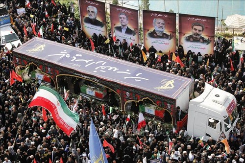 Irán celebra funeral de Estado para altos mandos militares y científicos nucleares fallecidos en el conflicto con Israel - ảnh 1