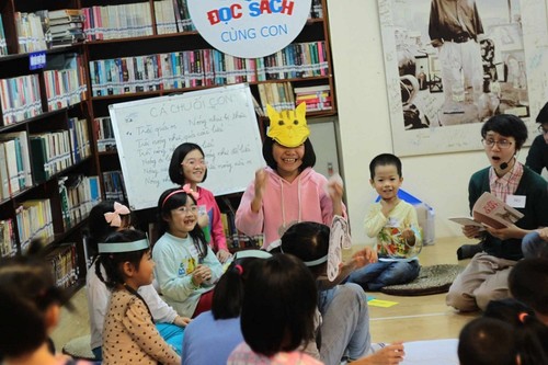 El club “Leer con los niños” fomenta la cultura lectora en familia - ảnh 2
