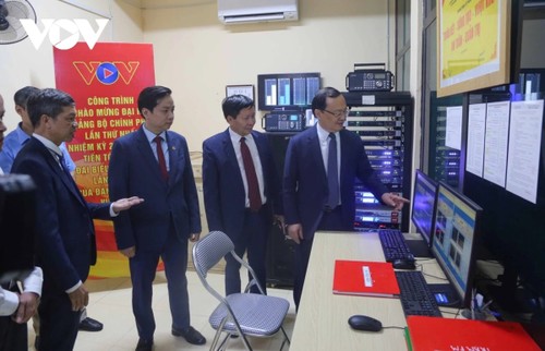 Inauguran la estación transmisora de la VOV en la cima de Phia Oac - ảnh 1