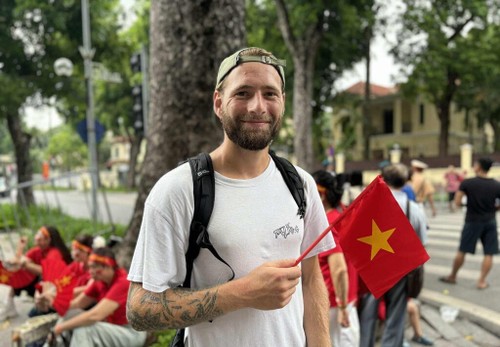 Vietnam se muestra hermoso y lleno de orgullo ante los ojos de los visitantes internacionales - ảnh 1