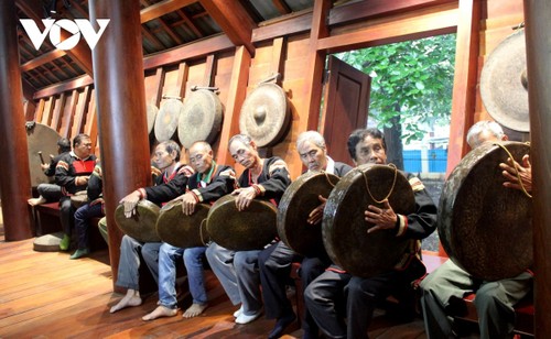 El singular ritual de mudanza del pueblo Ede en Dak Lak - ảnh 3