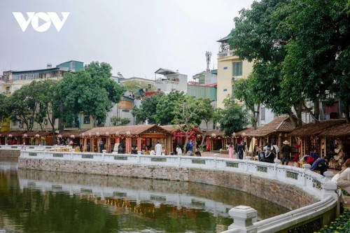 Inaugurado el Festival de Caligrafía de Primavera 2026 en el Templo de la Literatura - ảnh 1