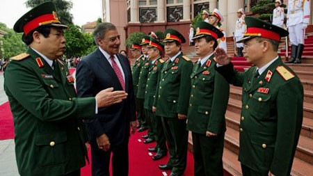 วงการสื่อมวลชนของสหรัฐให้ความสำคัญต่อการเยือนเวียดนามของนาย Leon Panetta - ảnh 1