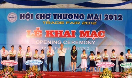 เปิดงานแสดงสินค้านานาชาติ2012 ณ นคร CầnThơ - ảnh 1