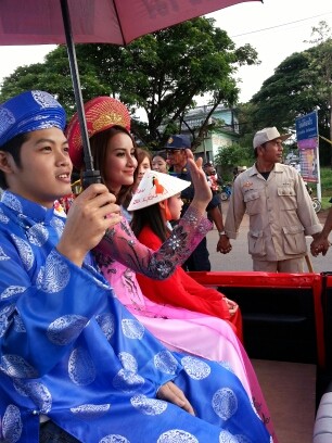 ชุดภาพถ่ายเกี่ยวกับเทศกาลบุญบั้งไฟจากท่าน Nguyễn Văn Tẹo - ảnh 10