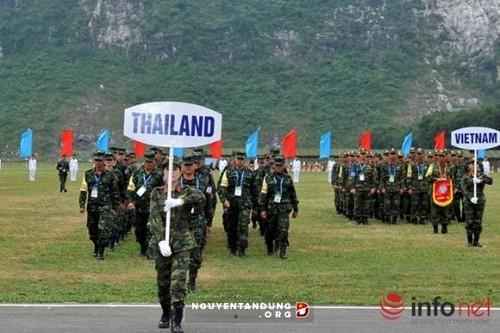 เปิดการแข่งขันยิงปืนทางยุทธวิธี กองทัพบก กลุ่มประเทศสมาชิกอาเซียนครั้งที่ 24 - ảnh 1