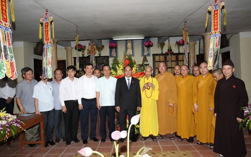 พรรคและรัฐเวียดนามให้ความเคารพและรักษาสิทธิเสรีภาพในการเลื่อมใสศรัทธาและการประกอบศาสนากิจของประชาชน - ảnh 1