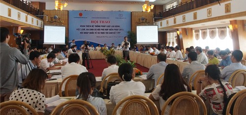 ปรับปรุงระบบกฎหมายแรงงานให้มีความสมบูรณ์เพื่อผสมผสานเข้ากับกระแสโลกและปฏิบัติคำมั่นทีพีพี - ảnh 1