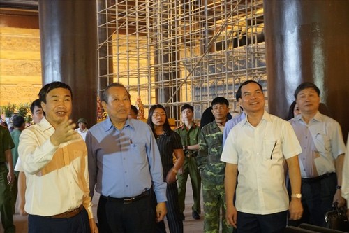 รองนายกรัฐมนตรี เจืองหว่าบิ่งห์ ลงพื้นที่ตรวจการเตรียมจัดงานวิสาขบูชาของสหประชาชาติ - ảnh 1