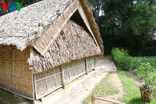 บ้านที่เรียบง่ายที่ลุงโฮอาศัยในวัยเยาว์ตั้งแต่ปี 1901-1906 - ảnh 3