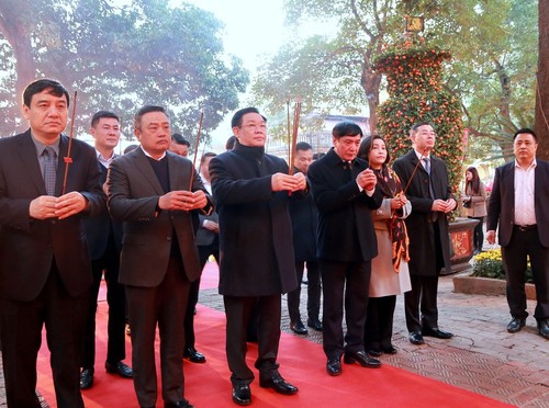 เปิดงานฤดูใบไม้ผลิ ณ พระราชวัง หว่างแถ่ง ทังลอง-ฮานอย - ảnh 1