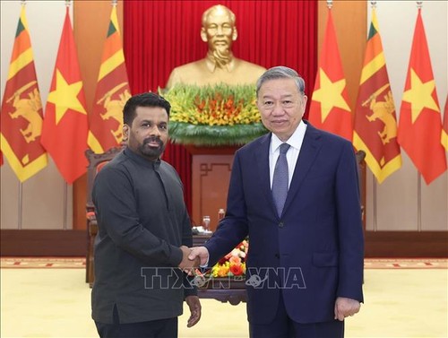 ประธานาธิบดีศรีลังกา เริ่มการเยือนเวียดนามอย่างเป็นทางการ - ảnh 1