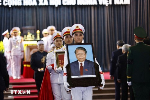 โทรเลขและจดหมายแสดงความเสียใจต่อการถึงแก่อสัญกรรมของอดีตประธานประเทศ เจิ่นดึ๊กเลือง - ảnh 1