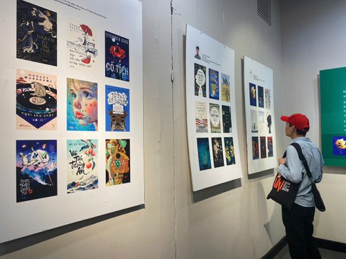 งานนิทรรศการศิลปะเกี่ยวกับผลงานออกแบบปกหนังสือ หนังสือพิมพ์ และนิตยสารเวียดนาม - ảnh 1