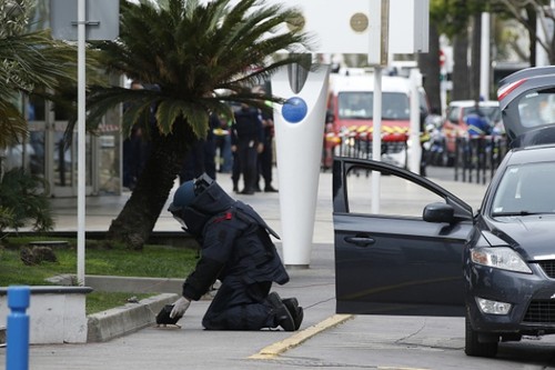 France promises tough security ahead of Cannes film festival 2016 - ảnh 1