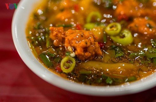 Must-try dishes in Hue - ảnh 1