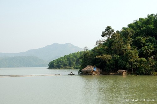 Die bergige Schönheit von Thung Nai in Hoa Binh - ảnh 1