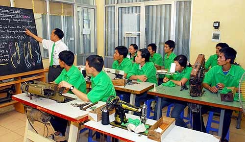 Verbesserung der Ausbildung für Arbeitskräfte zur Industrialisierung und Modernisierung des Landes - ảnh 1