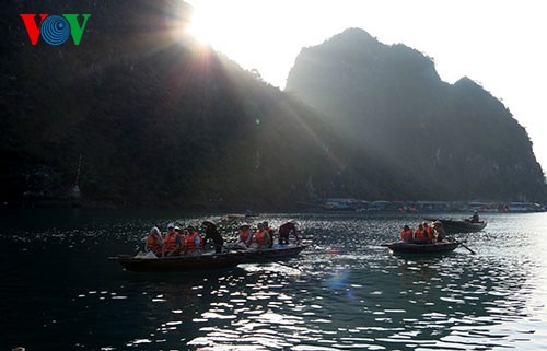 Cua Van, Vung Vieng - Dörfer auf dem Meer - ảnh 4