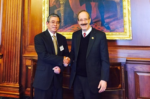 US-Abgeordnete wollen die umfassende Partnerschaft zwischen den USA und Vietnam verstärken - ảnh 1