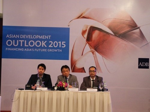 ADB: Vietnam soll die Wirtschaft stärker umstrukturieren, um Motivation für Wachstum zu schaffen - ảnh 1