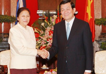 Staatspräsident Truong Tan Sang trifft Spitzenpolitiker in Laos - ảnh 1