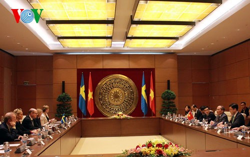 Parlamentspräsident Nguyen Sinh Hung empfängt Parlamentspräsident Schwedens - ảnh 1