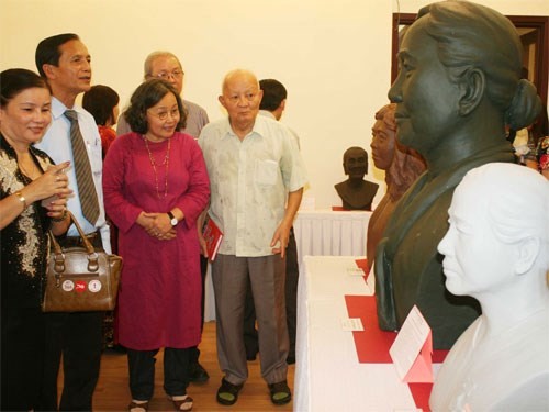 Veranstaltungen zum 40. Jahrestag der Befreiung des Südens und Vereinigung des Landes - ảnh 1