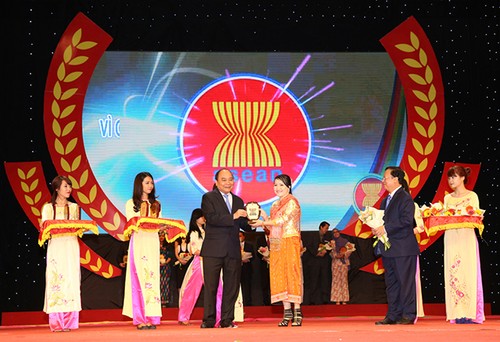 Programm „Für eine solidarische und entwickelte ASEAN-Gemeinschaft“ - ảnh 1