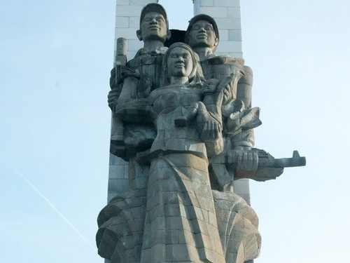 Kambodscha restauriert die Gedenkstätte für freiwillige Soldaten Vietnams - ảnh 1