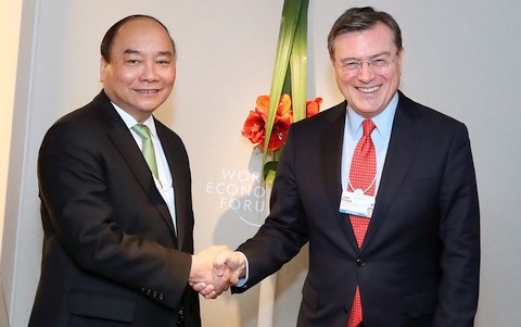 Premierminister:Vietnam verbessert Institutionen, um Anforderung der Industrierevolution zu erfüllen - ảnh 1