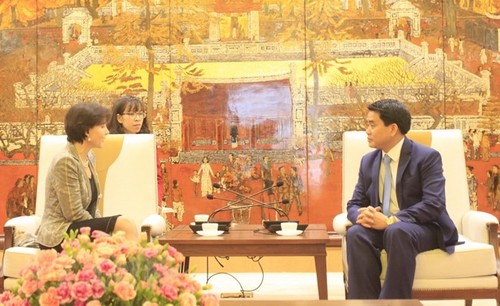 Feier zum 45. Jahrestag der Aufnahme diplomatischer Beziehung zwischen Vietnam und Italien in Hanoi - ảnh 1